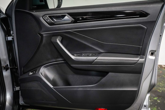 2024 Volkswagen T-Roc 140TSI R-Line