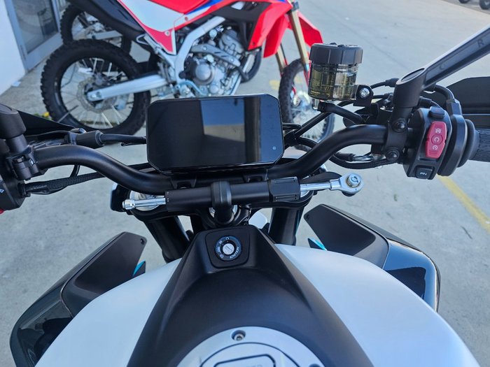 2026 CFMOTO 675 NK White