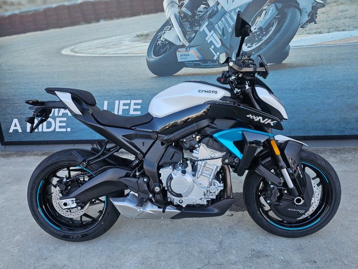 2026 CFMOTO 675 NK White