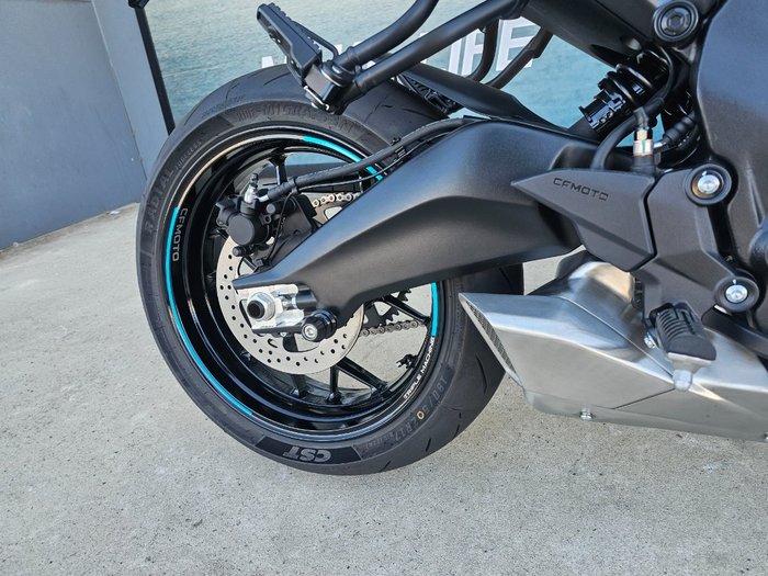 2026 CFMOTO 675 NK White