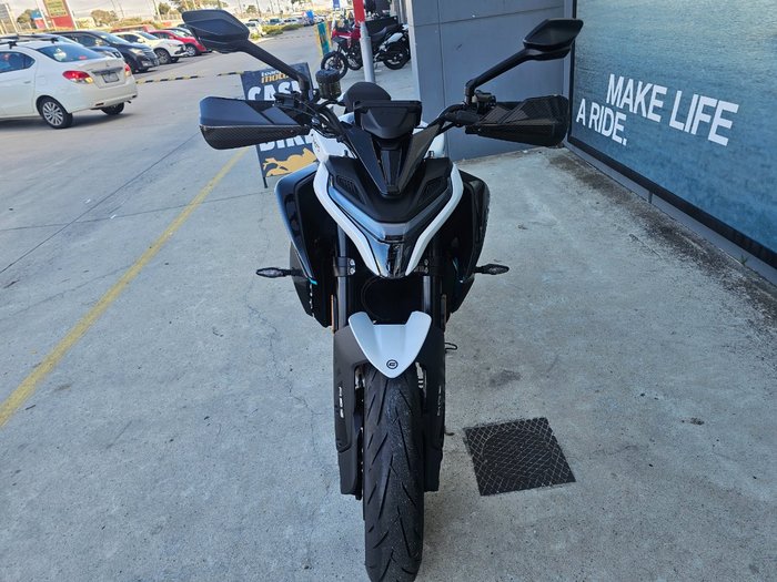 2026 CFMOTO 675 NK White