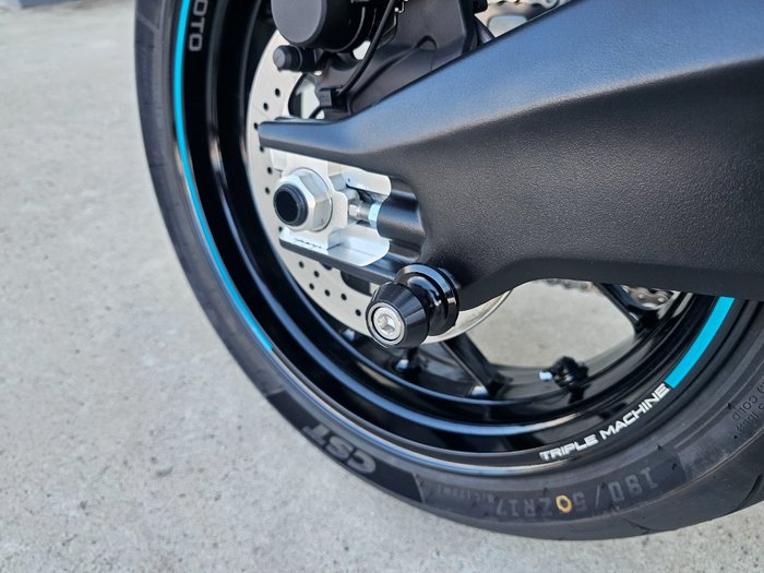 2026 CFMOTO 675 NK White