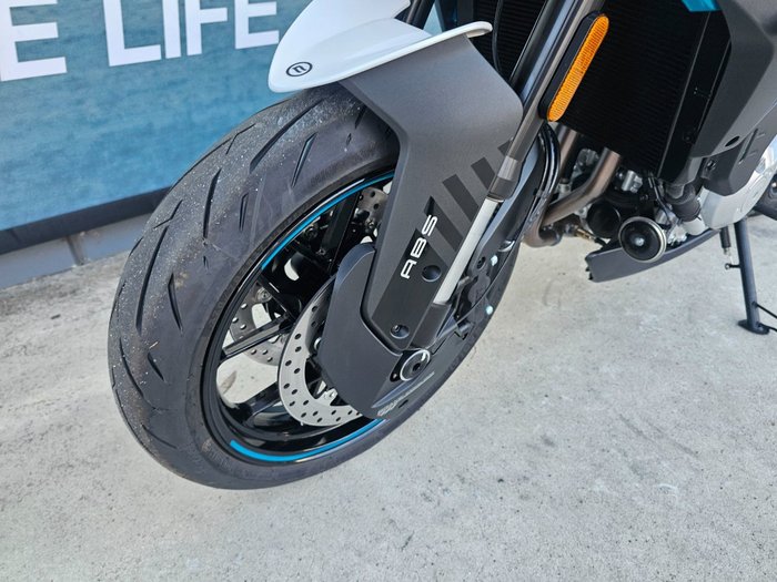 2026 CFMOTO 675 NK White