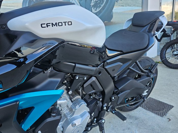 2026 CFMOTO 675 NK White