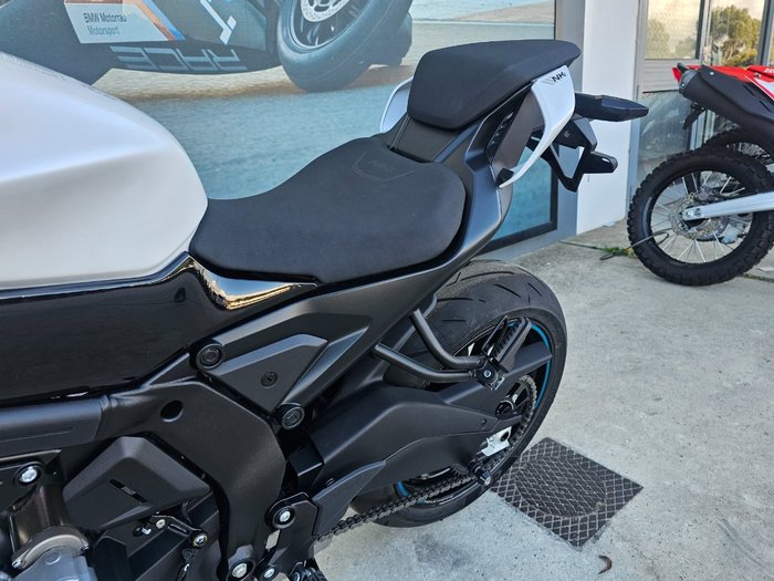 2026 CFMOTO 675 NK White