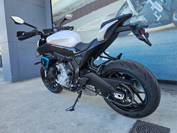 2026 CFMOTO 675 NK White