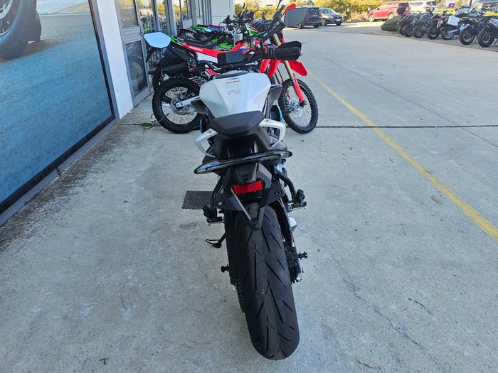 2026 CFMOTO 675 NK White