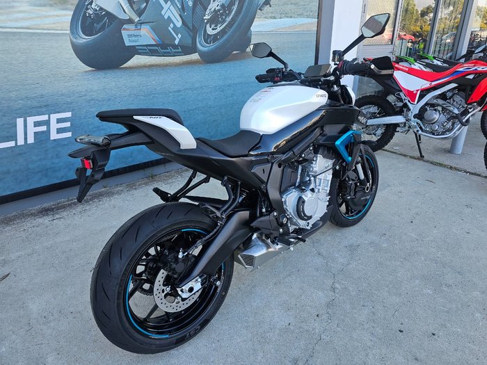 2026 CFMOTO 675 NK White