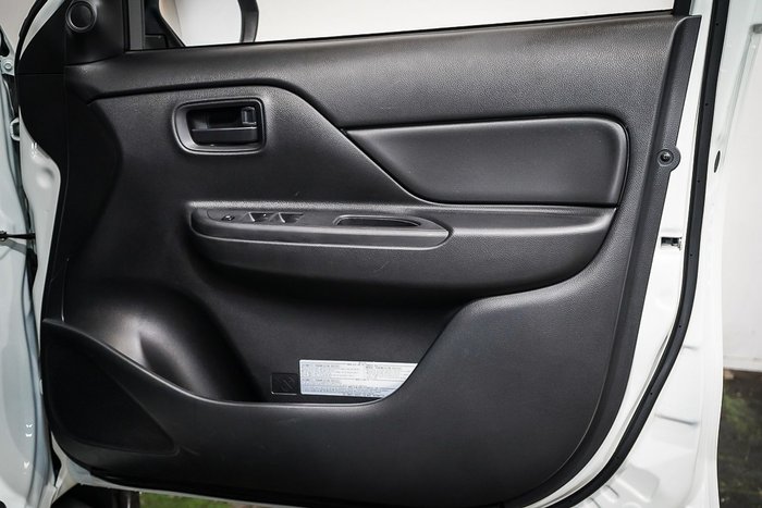 2024 Mitsubishi Triton GLX