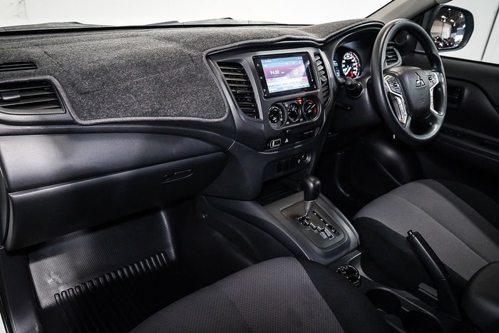 2024 Mitsubishi Triton GLX