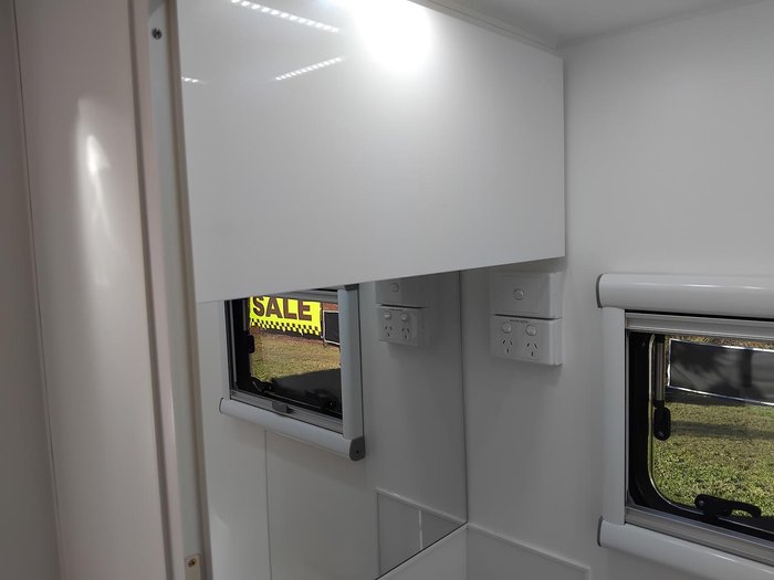 2026 Cadillac RV 20.6Ft Poseidon Royal With King Bed And Rear Triple Bunks