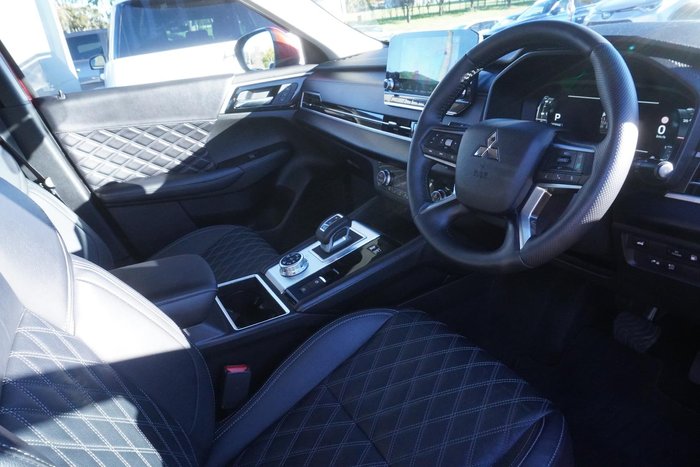 2023 Mitsubishi Outlander PHEV Exceed