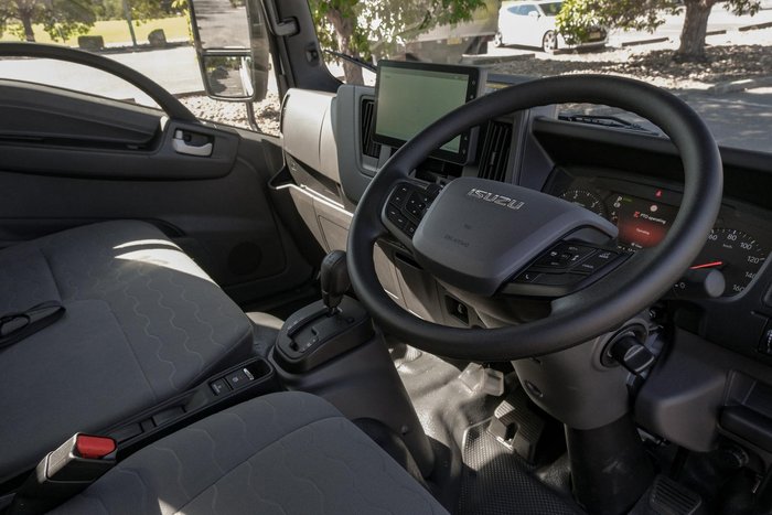 2025 Isuzu N Series NLR 45-150 DT D25