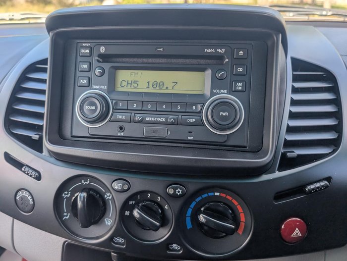 2014 Mitsubishi Triton GLX