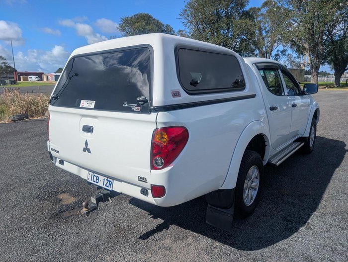 2014 Mitsubishi Triton GLX