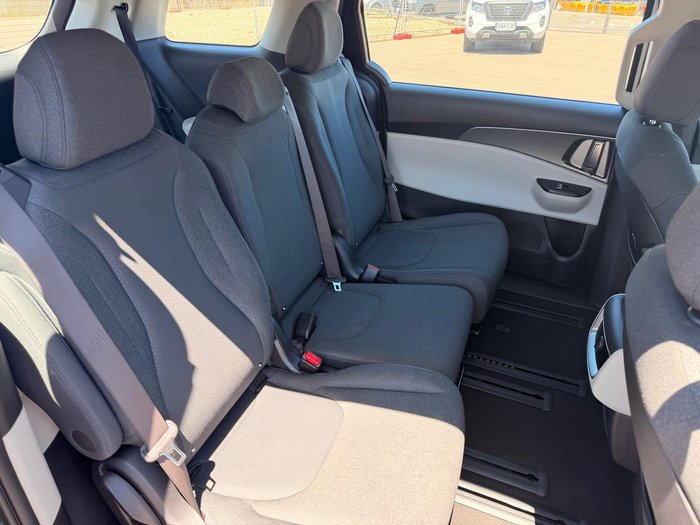 2023 Kia Carnival S