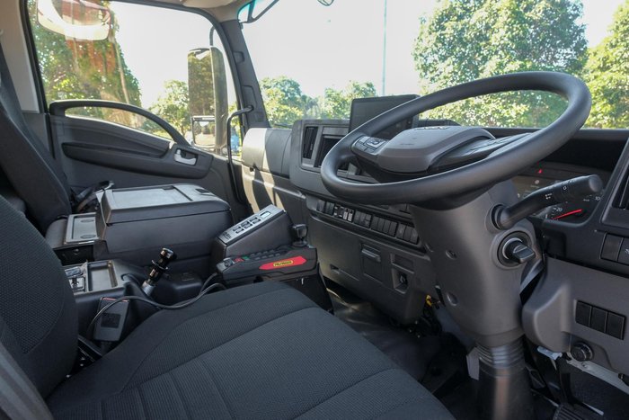 2025 Isuzu F Series FYJ 320-255 AT R67