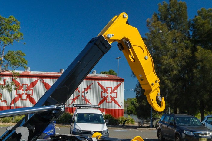2025 Isuzu F Series FYJ 320-255 AT R67