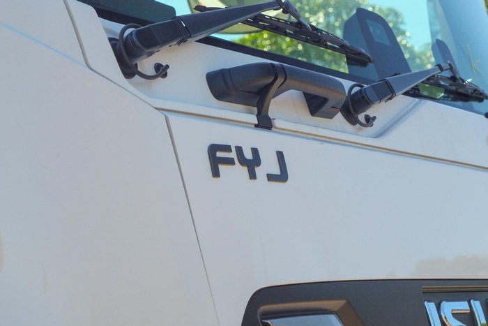 2025 Isuzu F Series FYJ 320-255 AT R67