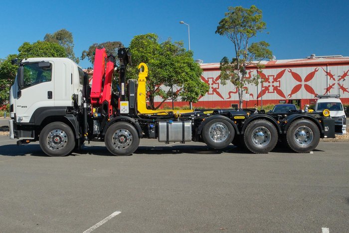 2025 Isuzu F Series FYJ 320-255 AT R67