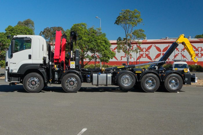 2025 Isuzu F Series FYJ 320-255 AT R67