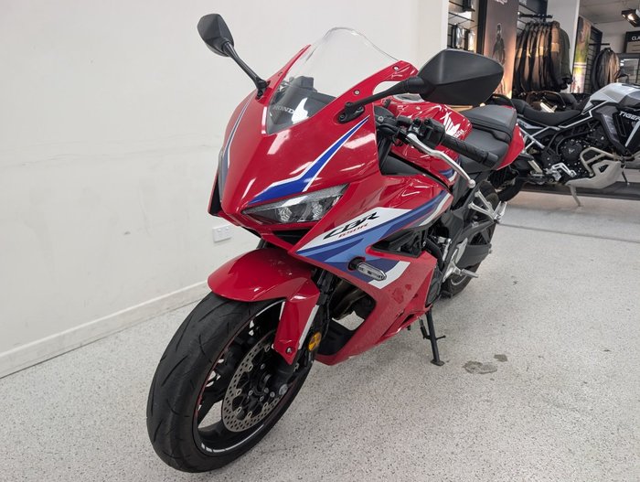 2025 Honda CBR650RAC BLUE