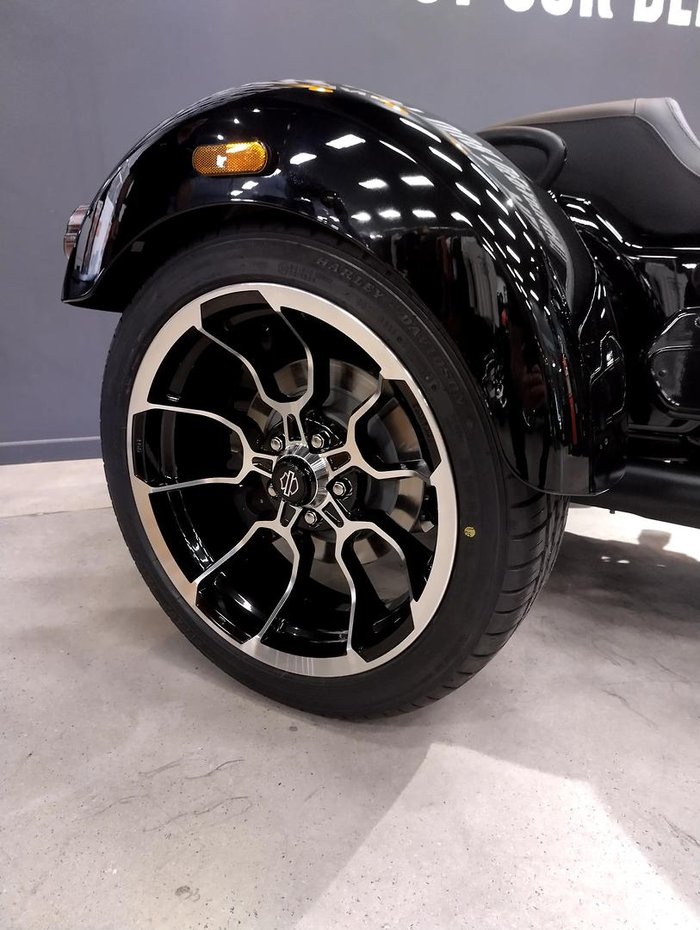 2026 Harley-Davidson Road Glide 3 (FLTRT) Trike Black