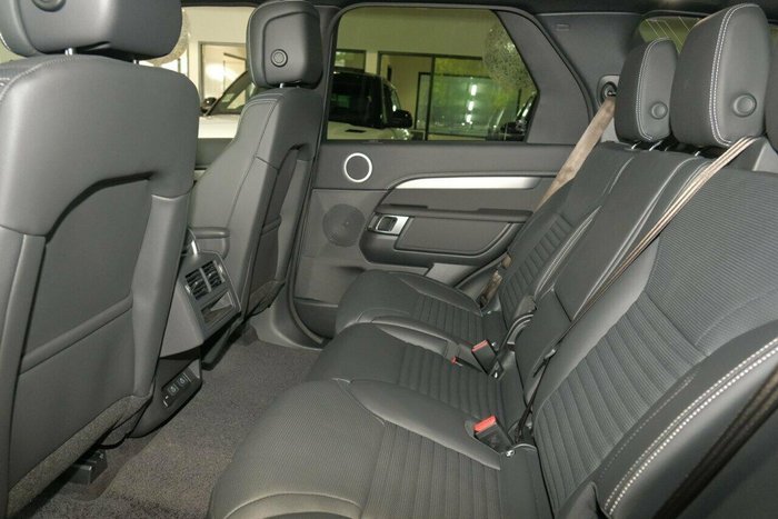 2025 Land Rover Discovery D350 Dynamic SE Series 5 MY25 4X4 Eiger Grey