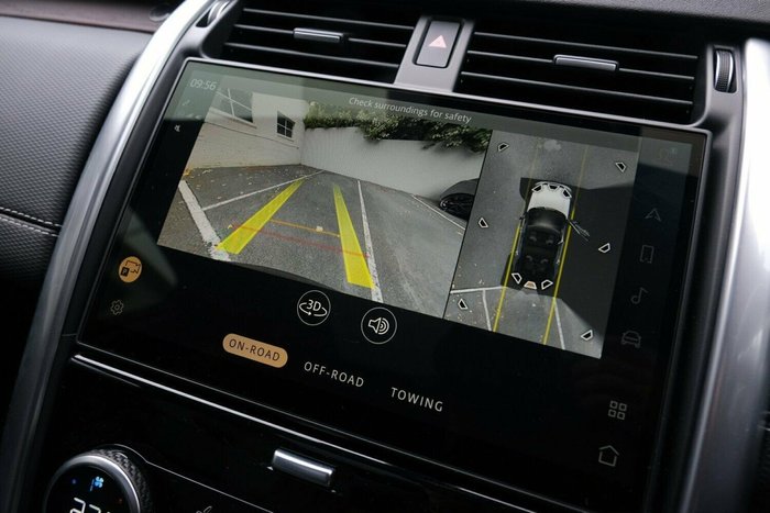 2025 Land Rover Discovery D350 Dynamic SE Series 5 MY25 4X4 Santorini Black