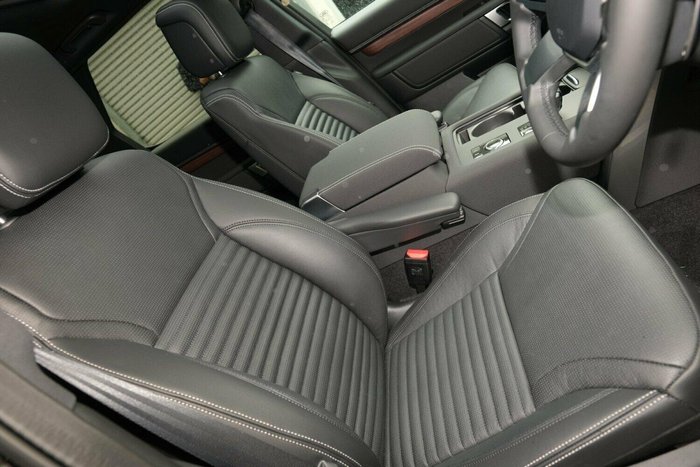 2025 Land Rover Discovery D350 Dynamic SE Series 5 MY25 4X4 Santorini Black