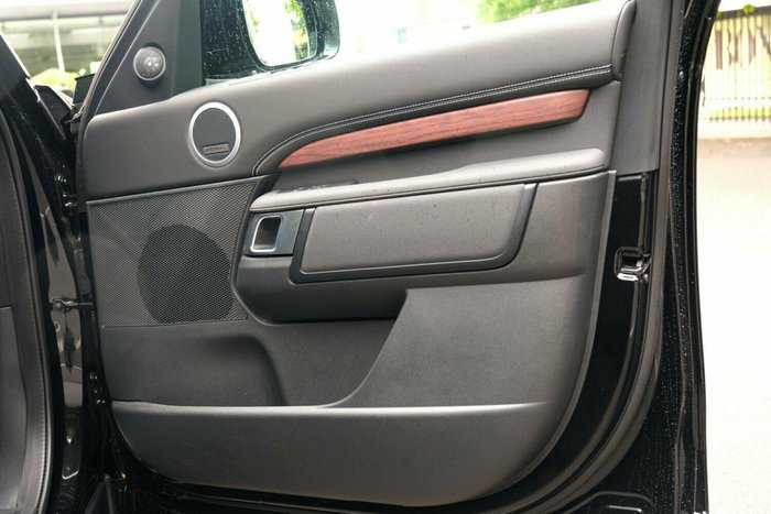 2025 Land Rover Discovery D350 Dynamic SE Series 5 MY25 4X4 Santorini Black