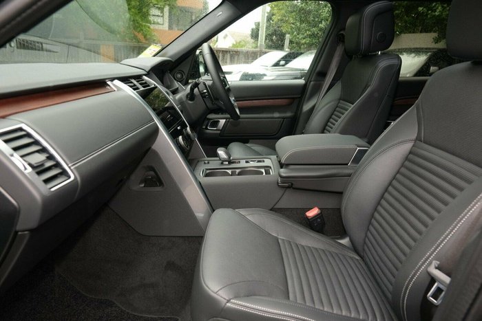 2025 Land Rover Discovery D350 Dynamic SE Series 5 MY25 4X4 Santorini Black