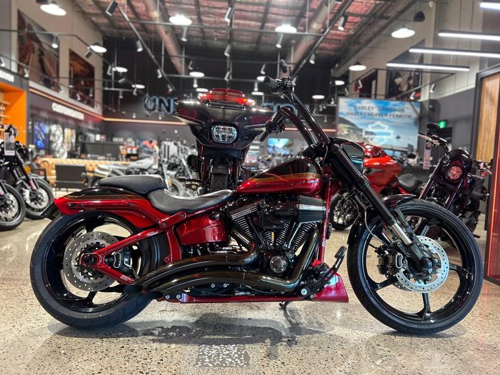 2017 Harley-Davidson CVO Pro Street Breakout (FXSE) CVO