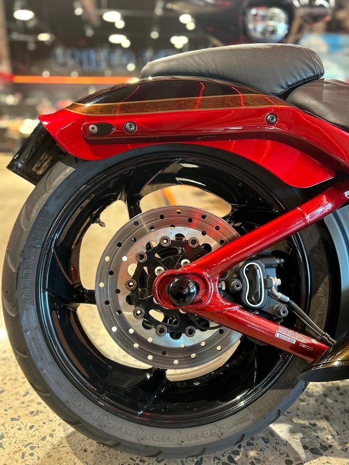 2017 Harley-Davidson CVO Pro Street Breakout (FXSE) CVO