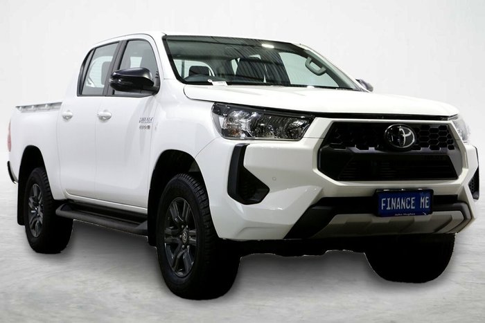 2025 Toyota Hilux SR 48V