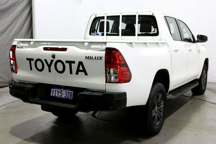 2025 Toyota Hilux SR 48V