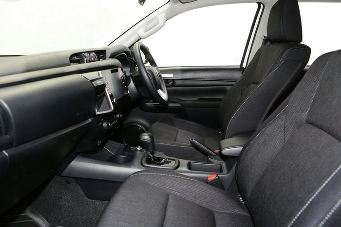 2025 Toyota Hilux SR 48V