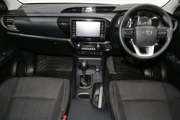 2025 Toyota Hilux SR 48V