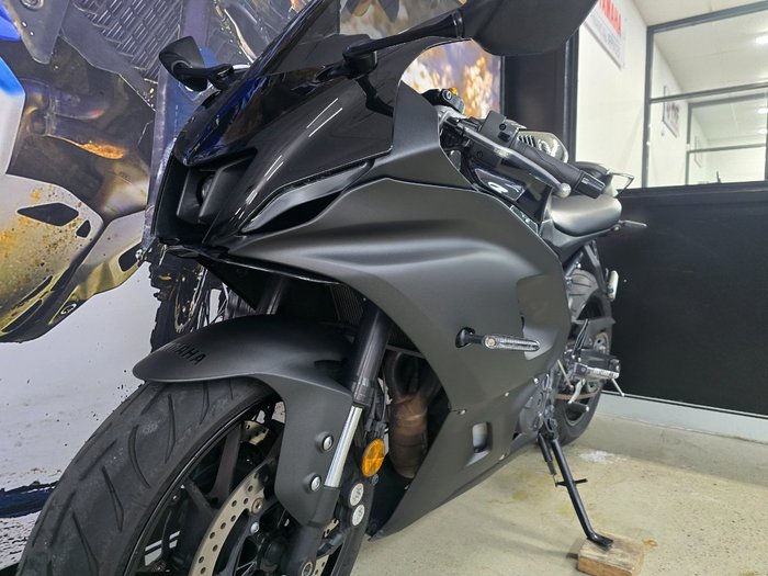2024 Yamaha YZF-R7LA BLACK