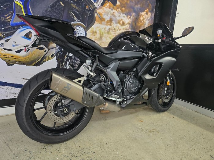 2024 Yamaha YZF-R7LA BLACK