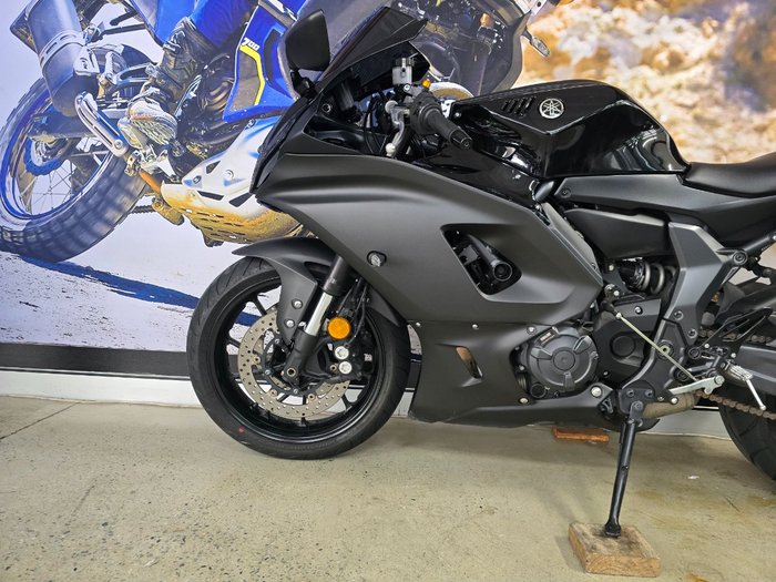 2024 Yamaha YZF-R7LA BLACK