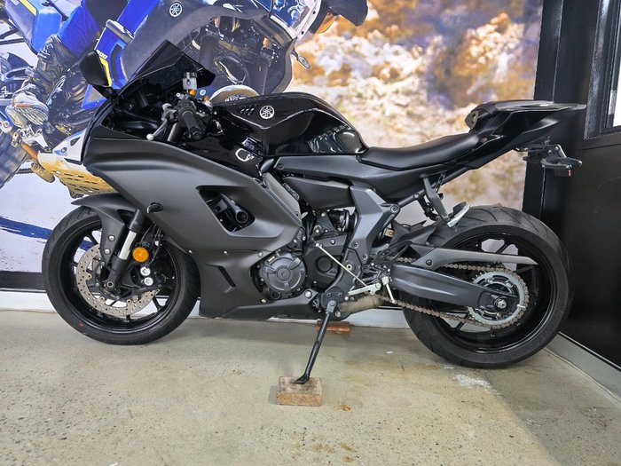 2024 Yamaha YZF-R7LA BLACK