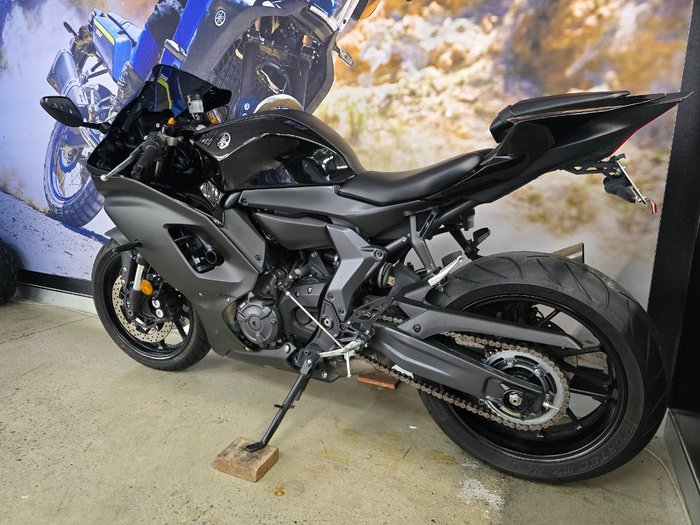 2024 Yamaha YZF-R7LA BLACK