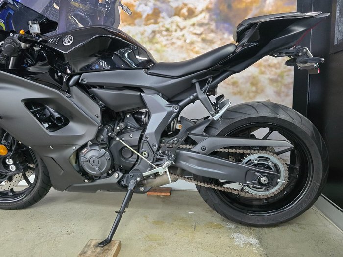 2024 Yamaha YZF-R7LA BLACK