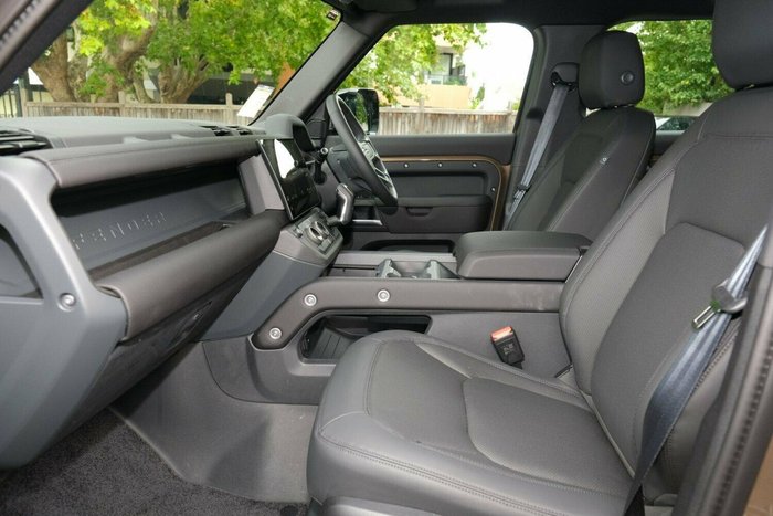 2025 Land Rover Defender 110 D350 X-Dynamic SE L663 MY26 AWD Gondwana Stone