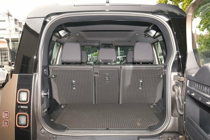 2025 Land Rover Defender 110 D350 X-Dynamic SE L663 MY26 AWD Gondwana Stone