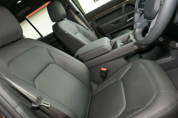 2025 Land Rover Defender 110 D350 X-Dynamic SE L663 MY26 AWD Gondwana Stone