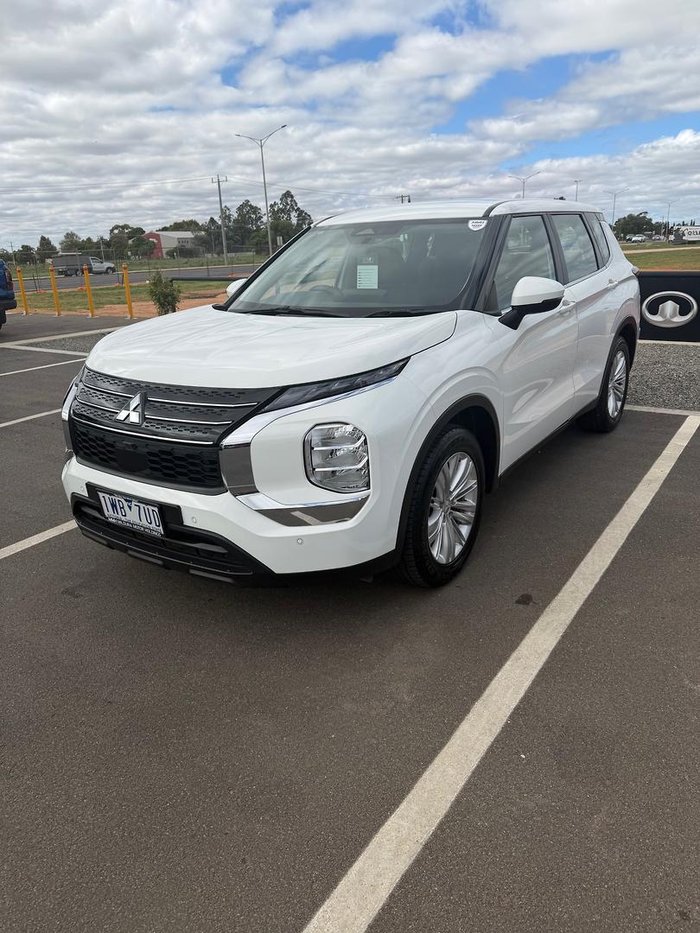 2022 Mitsubishi Outlander ES