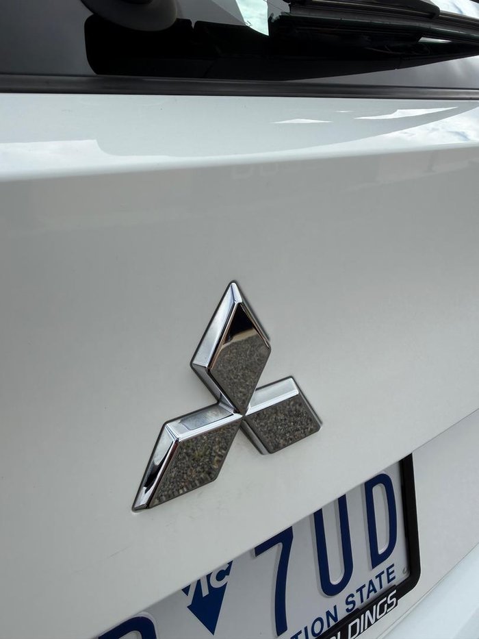 2022 Mitsubishi Outlander ES