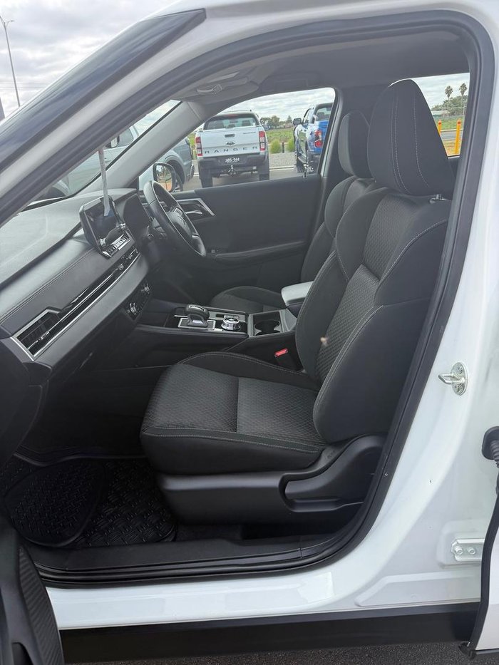 2022 Mitsubishi Outlander ES